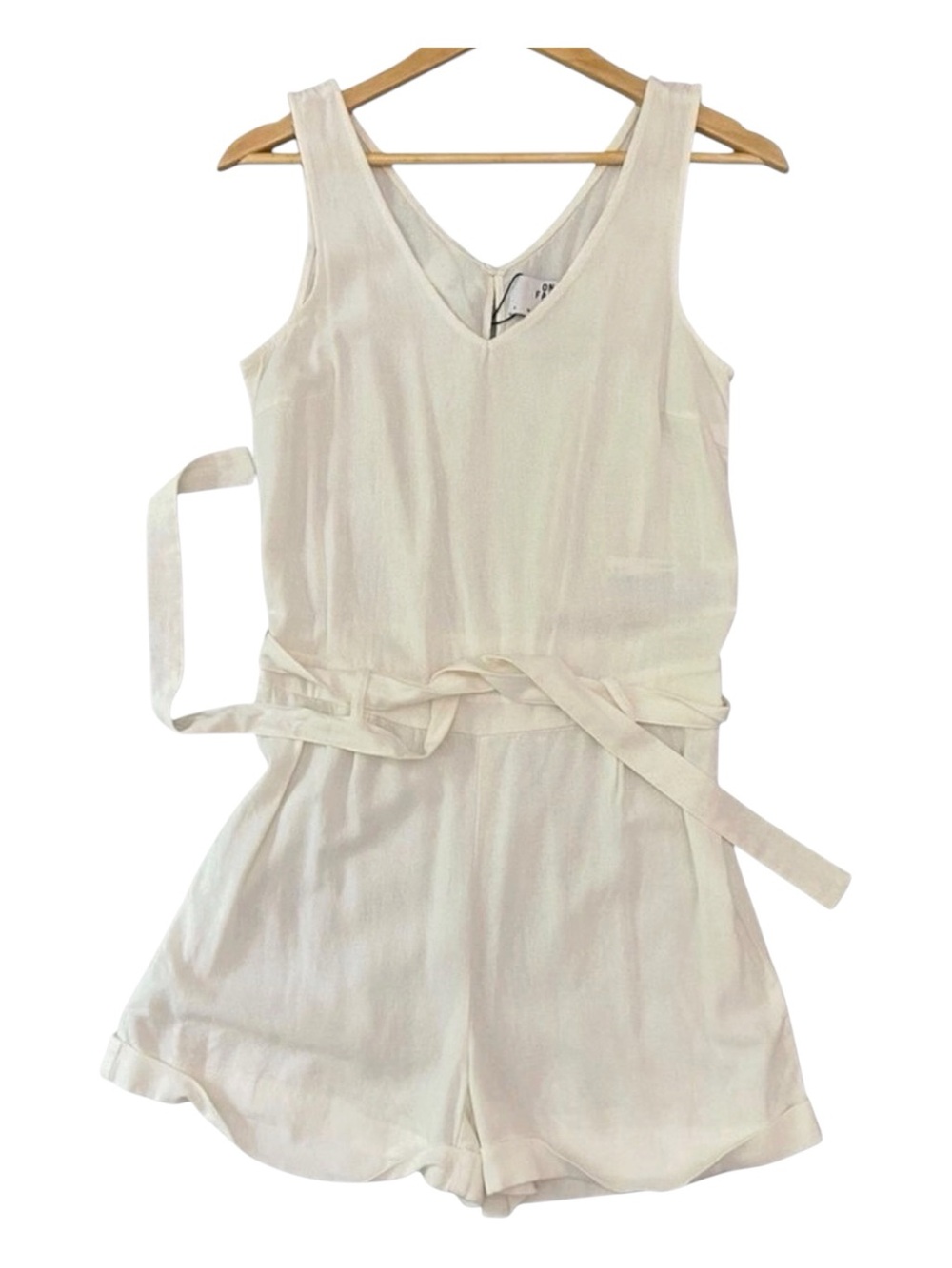 Vero Moda NWT shortall linen blend Vneck white large elastic waist belted Small